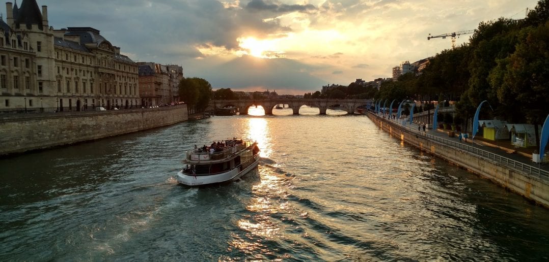Crucero turístico por el Río Sena
